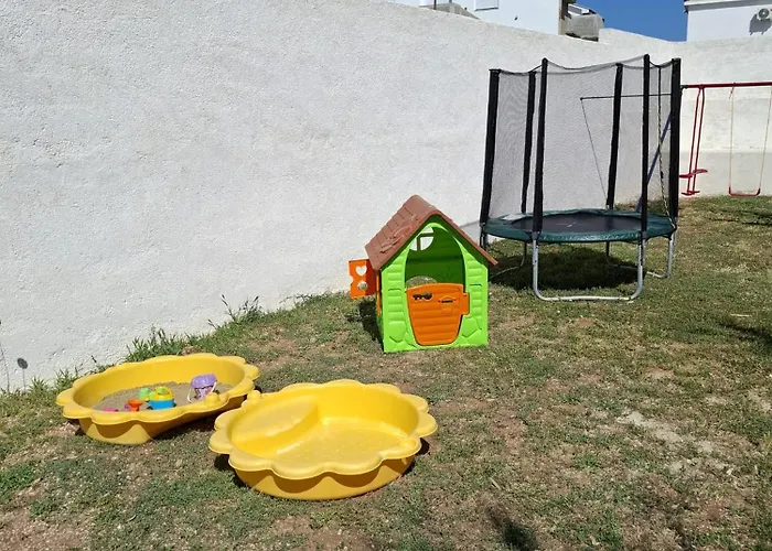 Дом отдыха Family House Ivana With Pool Ражанац