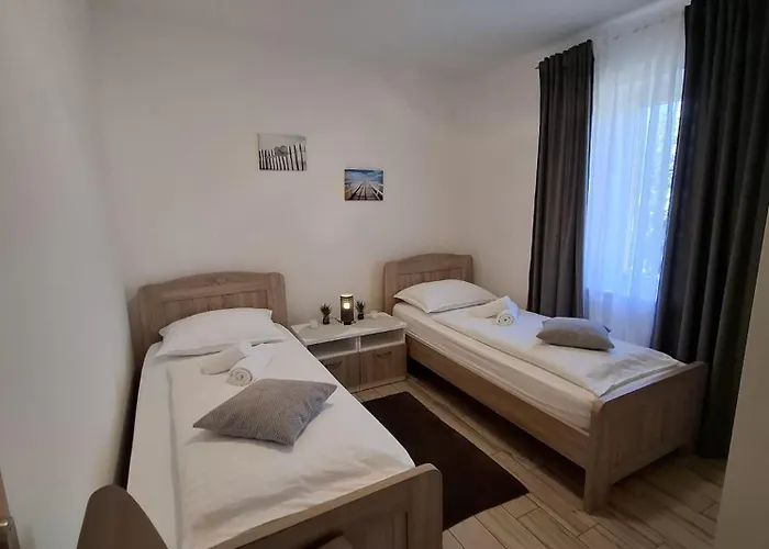Family House Ivana With Pool Дом отдыха