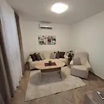Vikendica Family House Ivana With Pool Razanac