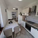 Family House Ivana With Pool * Razanac