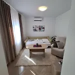 Family House Ivana With Pool