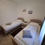 Family House Ivana With Pool Vikendica