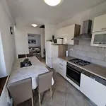 Family House Ivana With Pool * Razanac