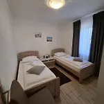 Family House Ivana With Pool Vikendica