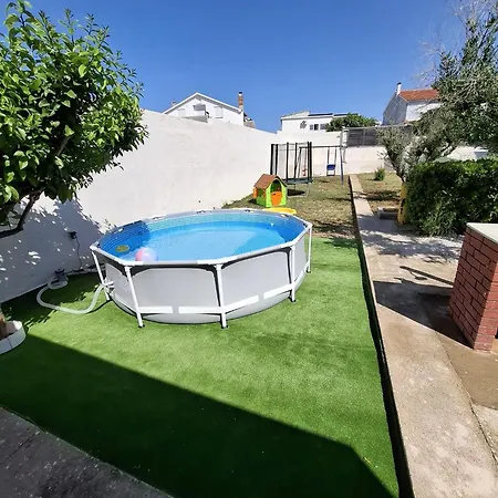 Family House Ivana With Pool * Ražanac