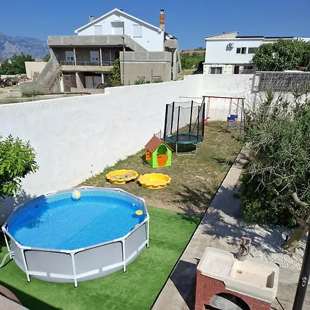 Prázdninový dům Family House Ivana With Pool Ražanac