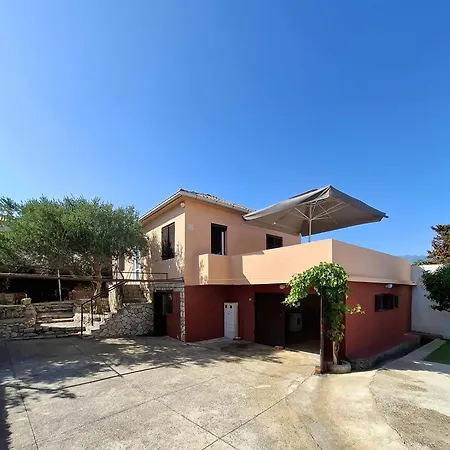 Family House Ivana With Pool * Ražanac
