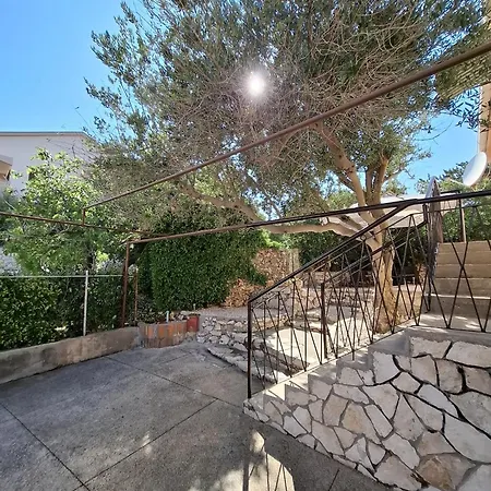 Family House Ivana With Pool Nyaraló