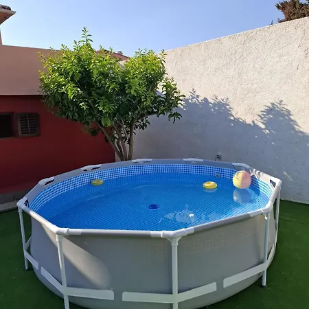 Family House Ivana With Pool Ražanac